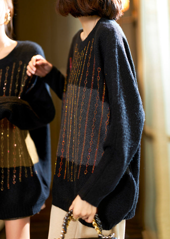 Effortlessly Elegant Sweater with a Timeless Design