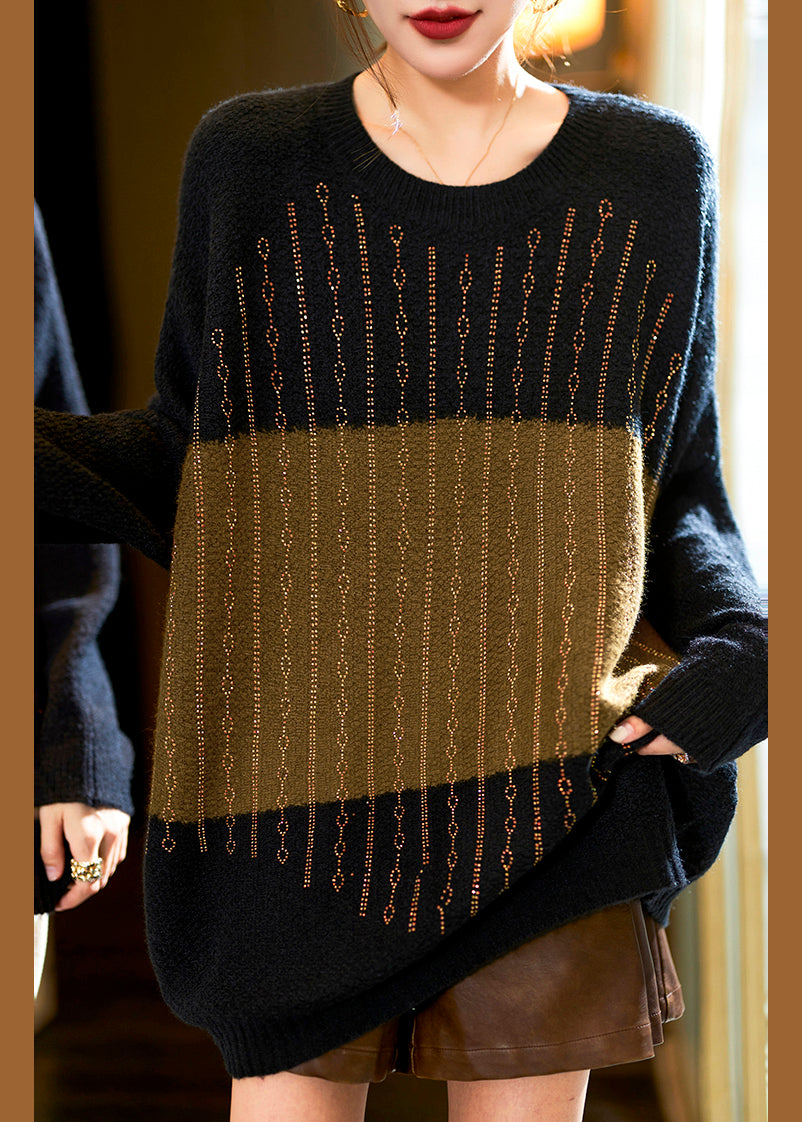 Effortlessly Elegant Sweater with a Timeless Design