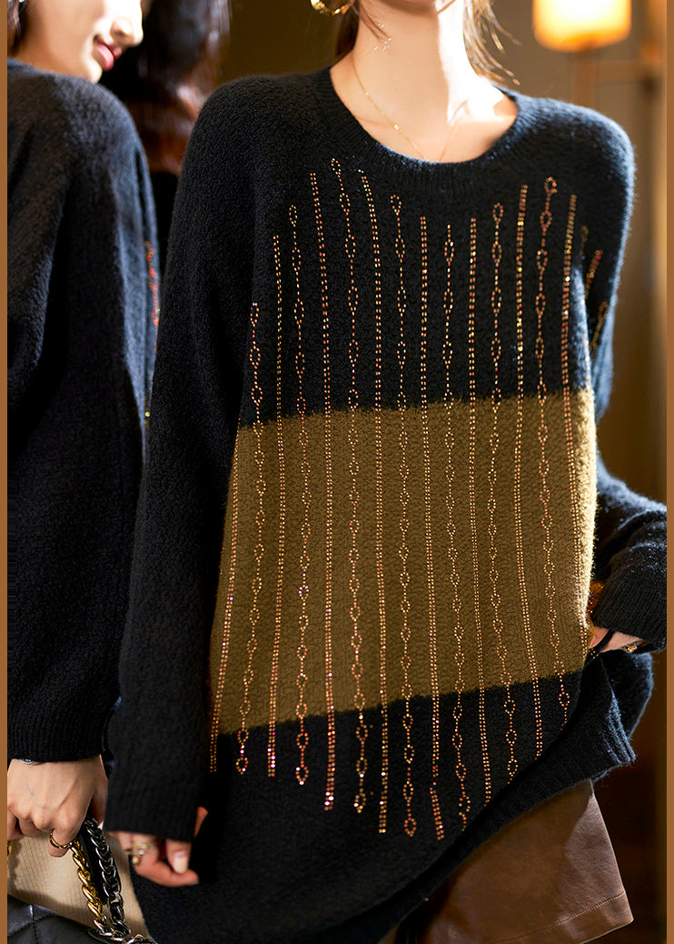 Effortlessly Elegant Sweater with a Timeless Design