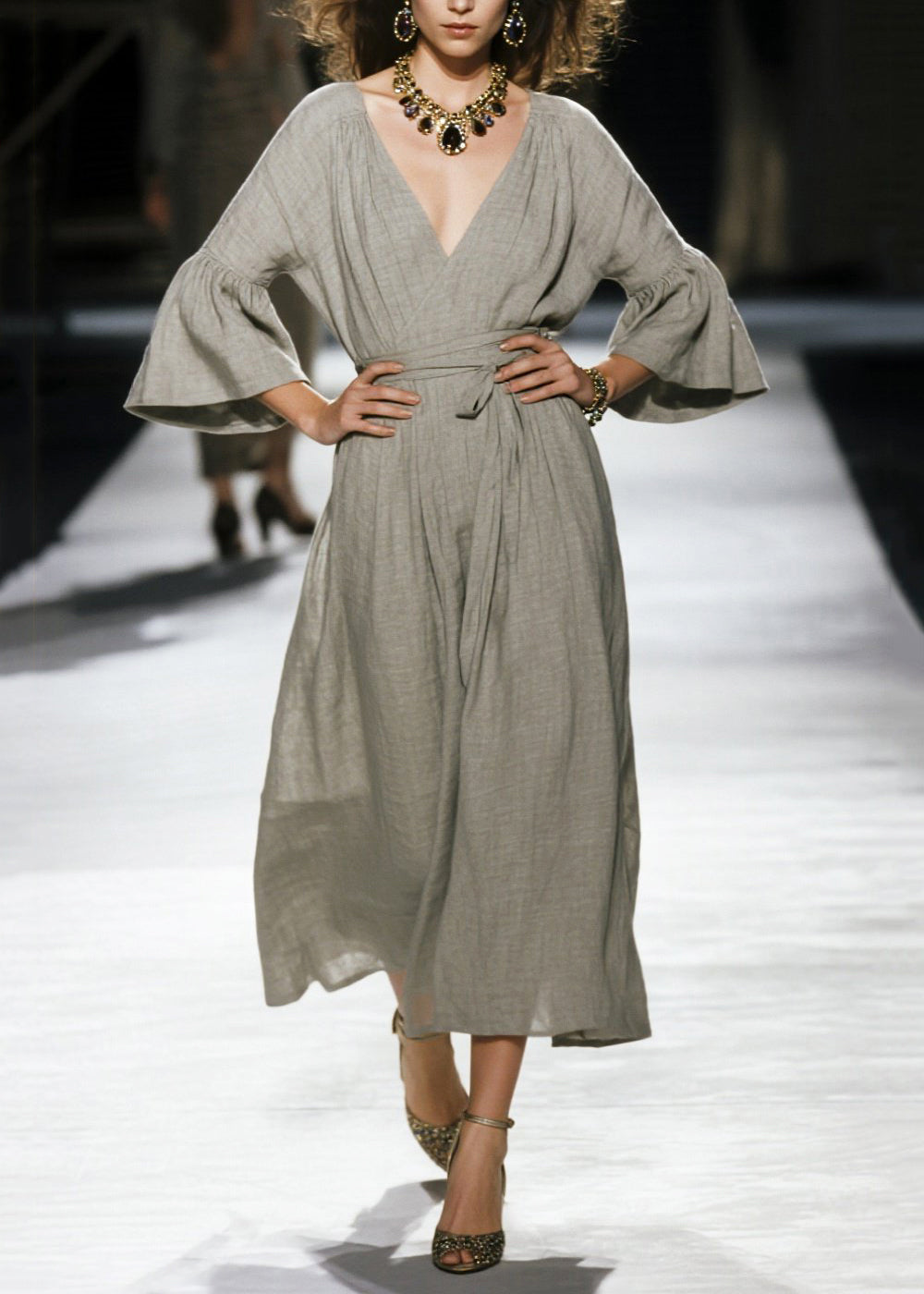 Effortlessly Elegant Dress with a Timeless Design
