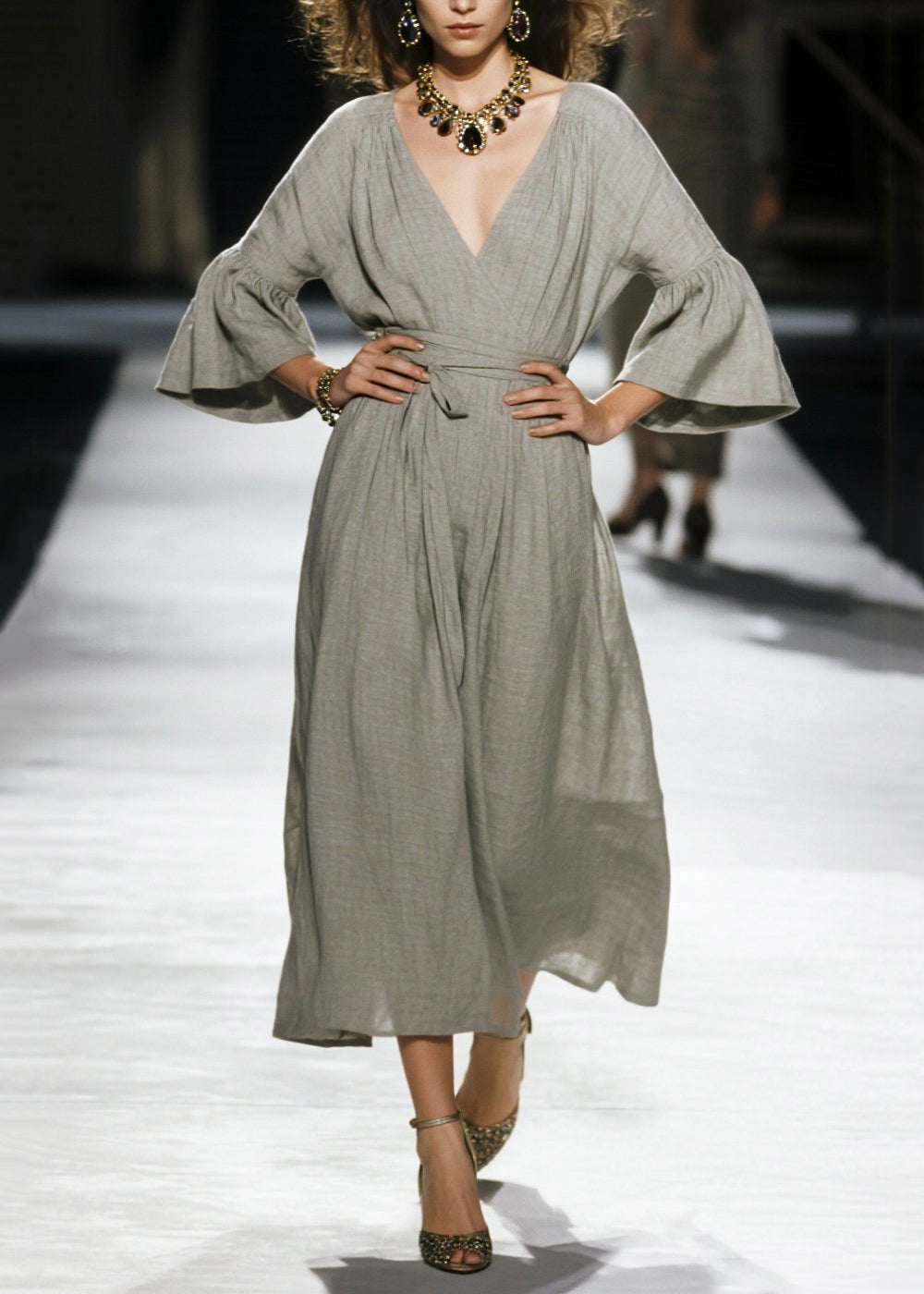 Effortlessly Elegant Dress with a Timeless Design