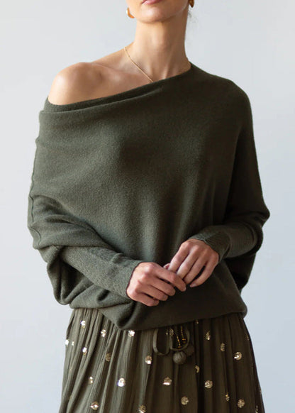 Well Tailored Pullover with a Graceful Silhouette
