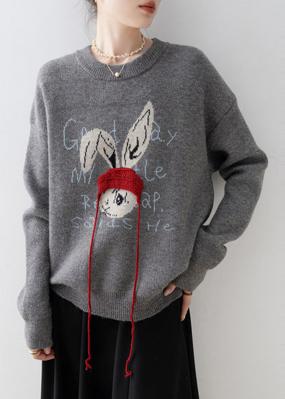 Classic Vintage Pullover with a Flattering Fit