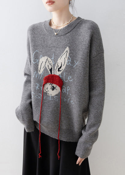 Classic Vintage Pullover with a Flattering Fit