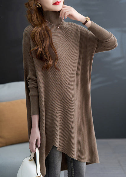 Well Tailored Sweater with a Graceful Silhouette