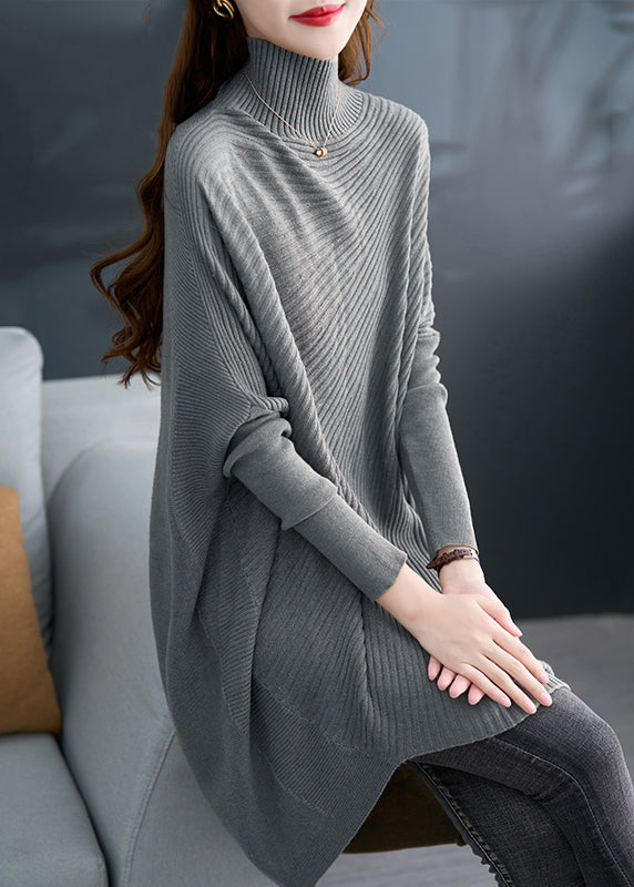 Well Tailored Sweater with a Graceful Silhouette