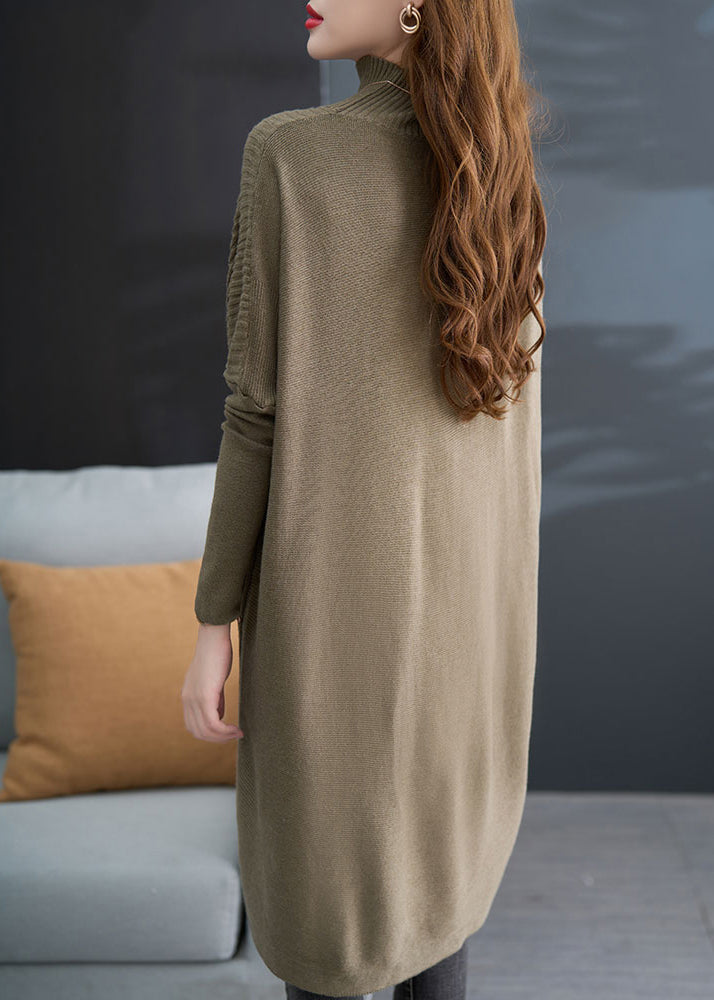 Well Tailored Sweater with a Graceful Silhouette
