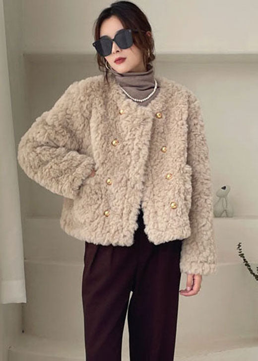 Well Tailored Coat with a Graceful Silhouette