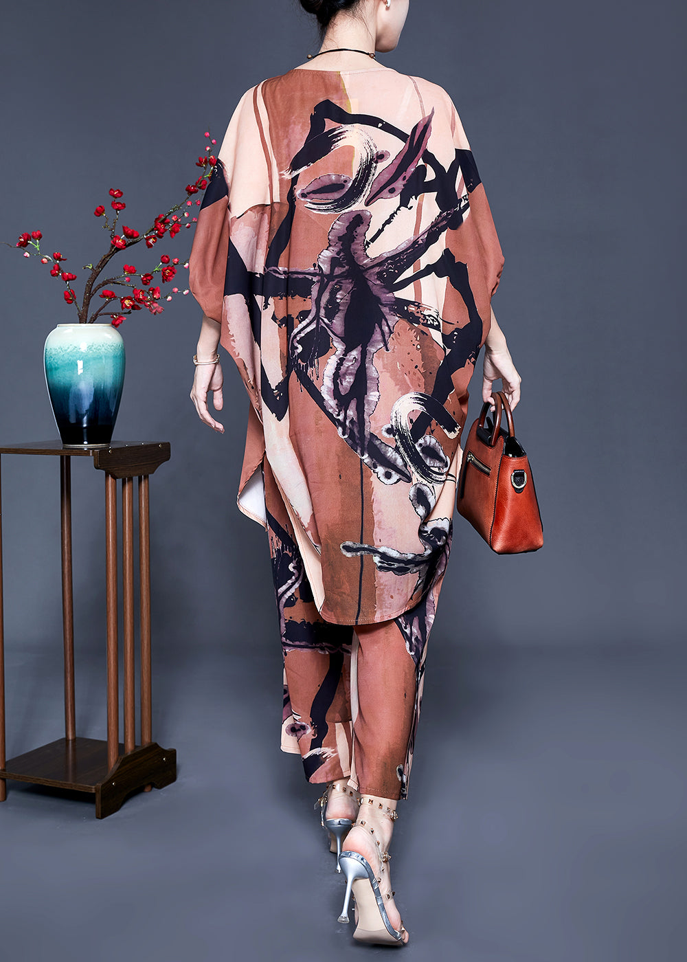 Effortlessly Elegant Garment with a Timeless Design