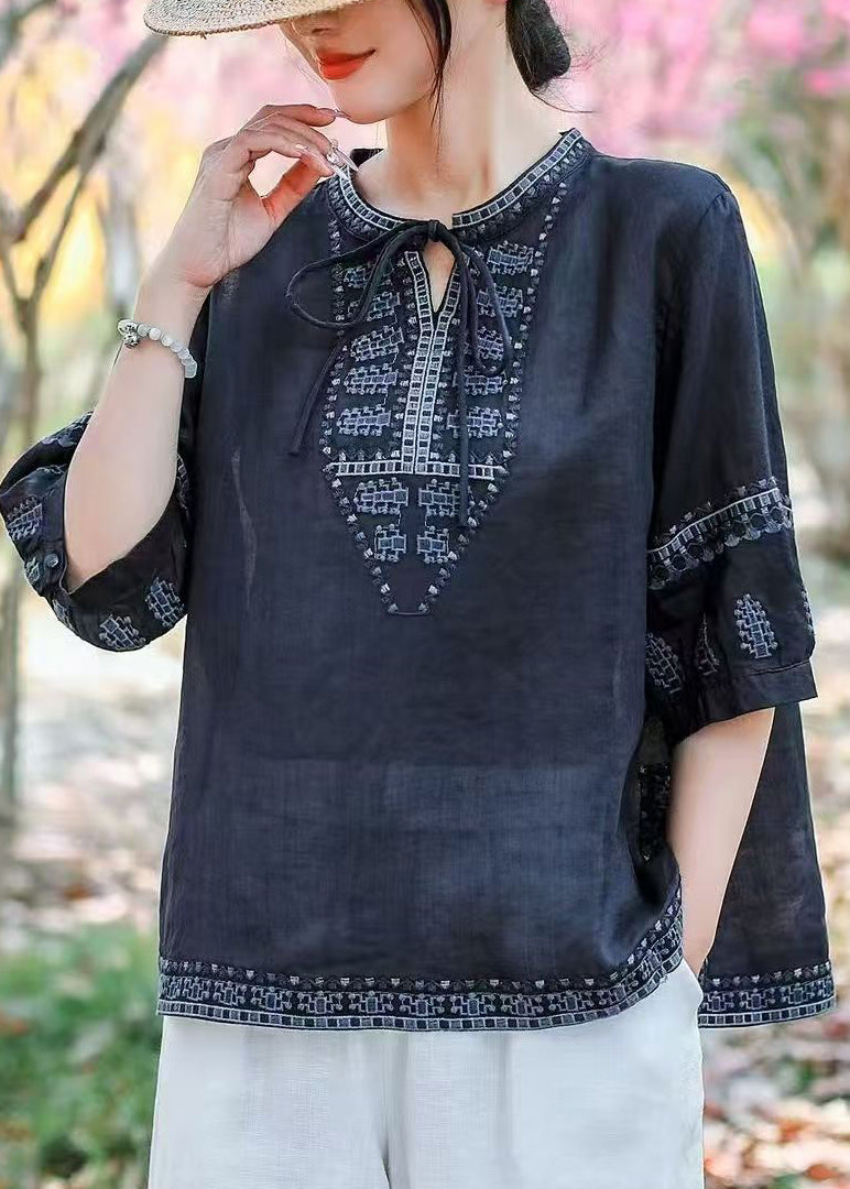 Beautifully Crafted Blouse in a Classic Style