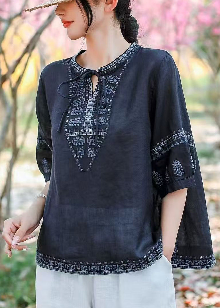 Beautifully Crafted Blouse in a Classic Style