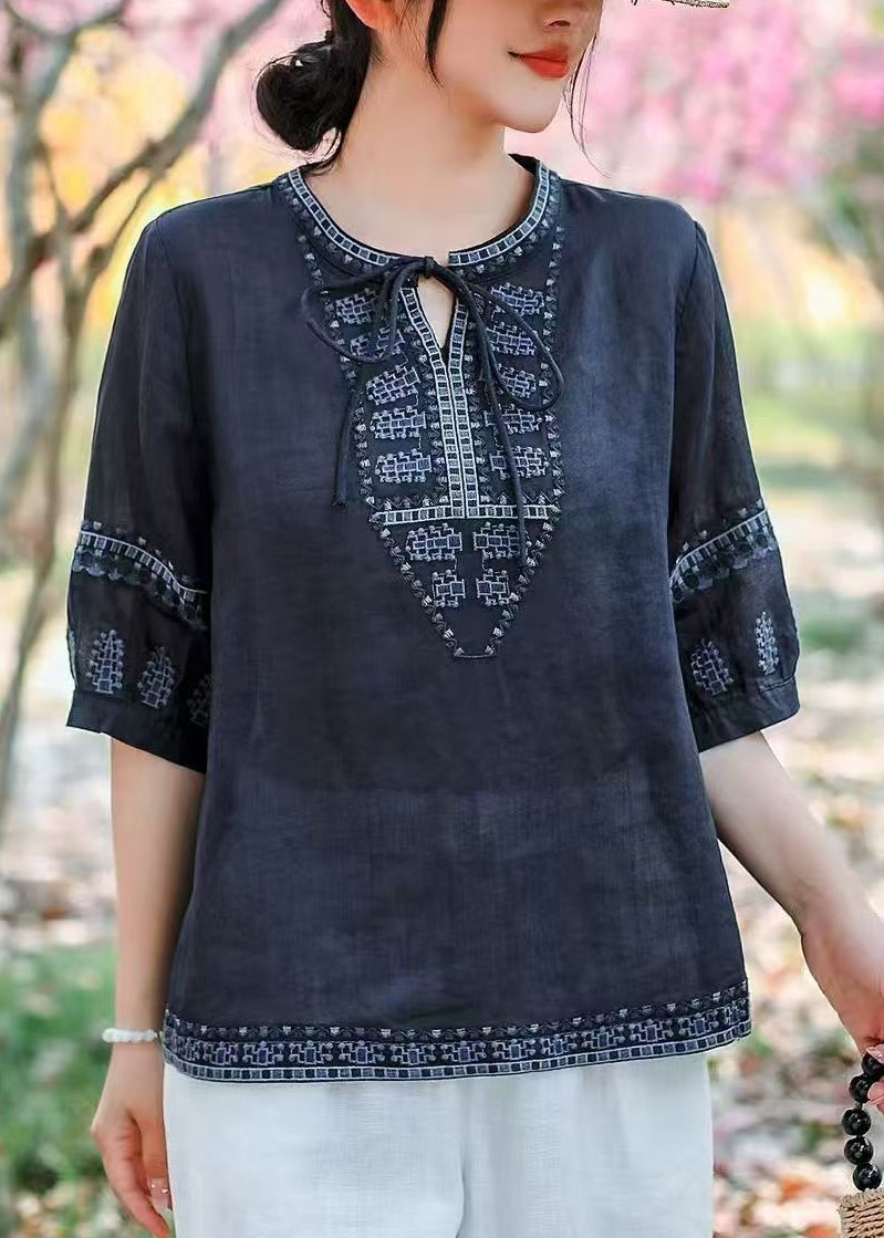 Beautifully Crafted Blouse in a Classic Style