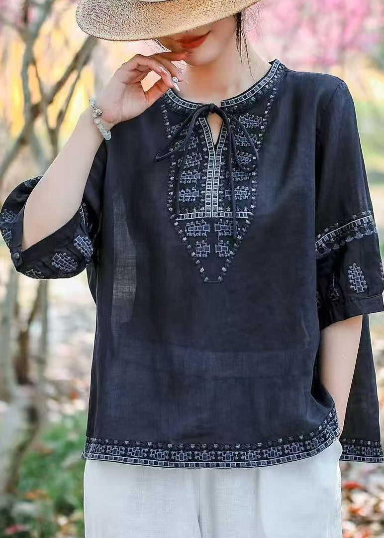 Beautifully Crafted Blouse in a Classic Style
