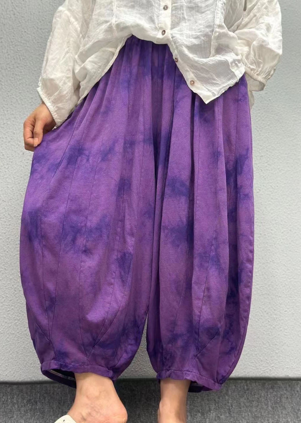 Effortlessly Elegant Pants with a Timeless Design