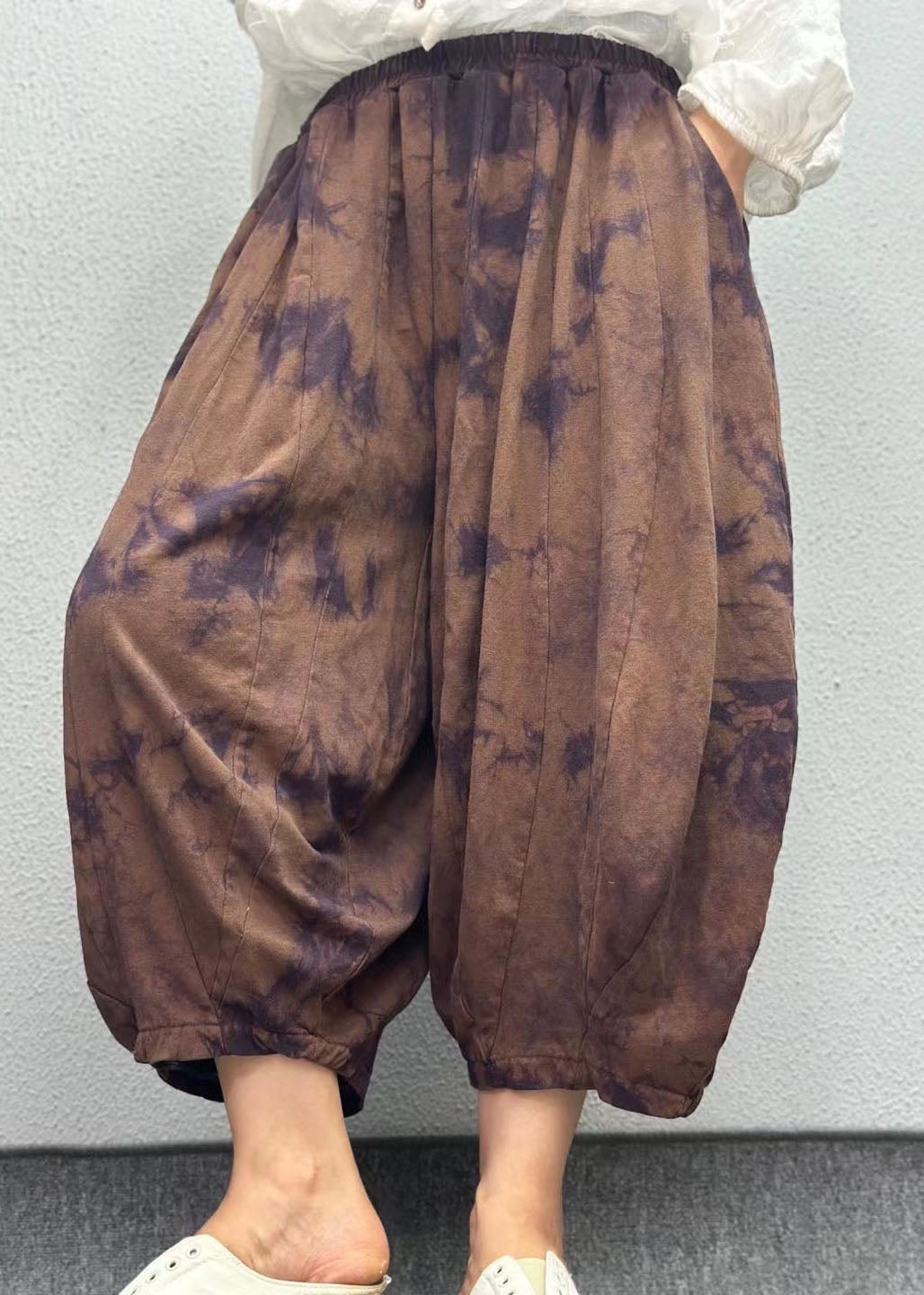 Effortlessly Elegant Pants with a Timeless Design