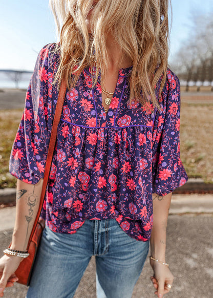 Effortlessly Elegant Top with a Timeless Design