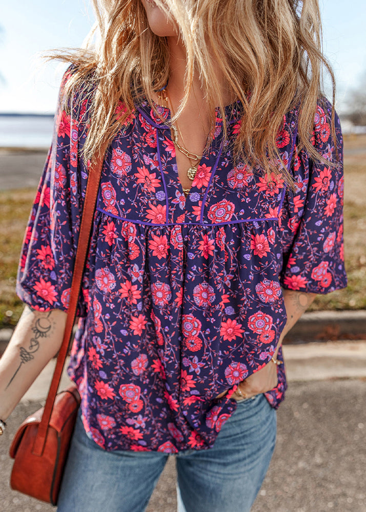 Effortlessly Elegant Top with a Timeless Design