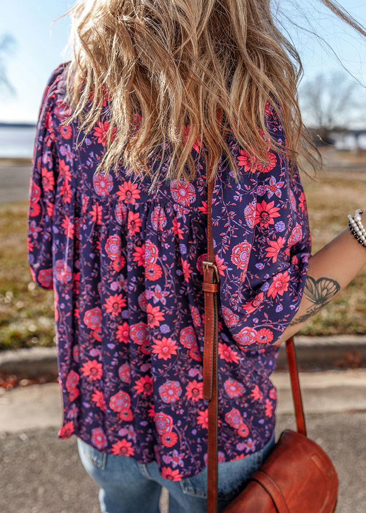 Effortlessly Elegant Top with a Timeless Design