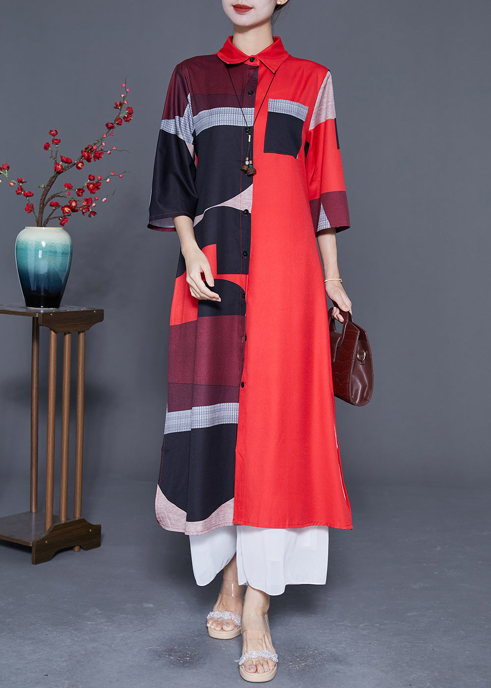 Well Tailored Dress with a Graceful Silhouette