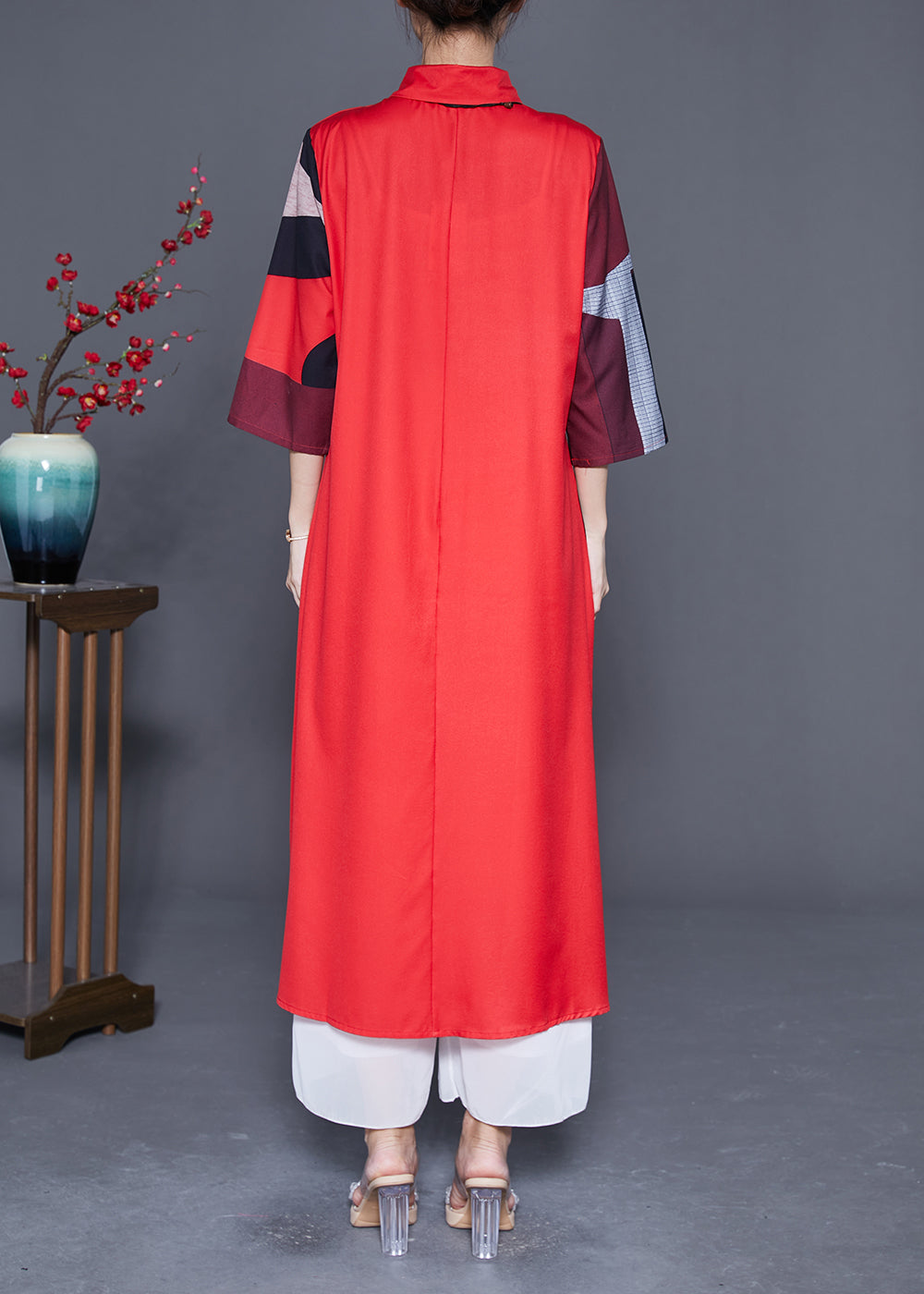 Well Tailored Dress with a Graceful Silhouette
