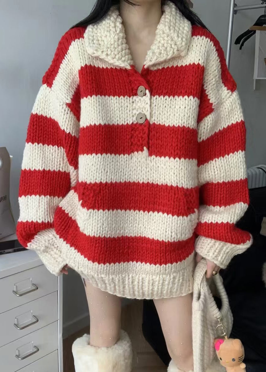 Well Tailored Sweater with a Graceful Silhouette
