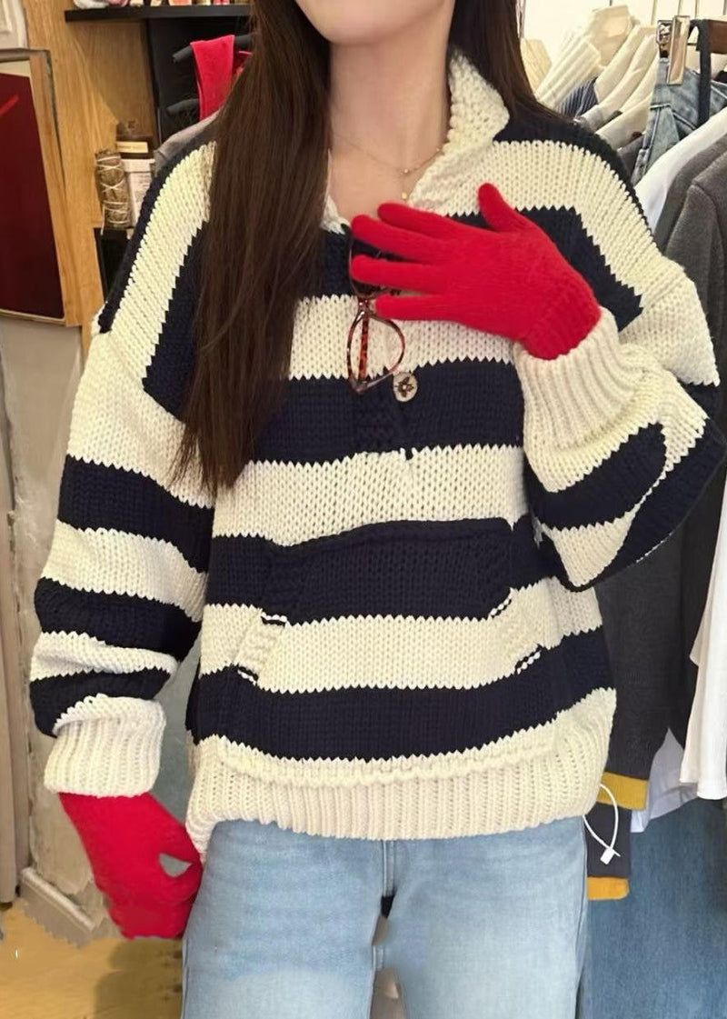 Well Tailored Sweater with a Graceful Silhouette