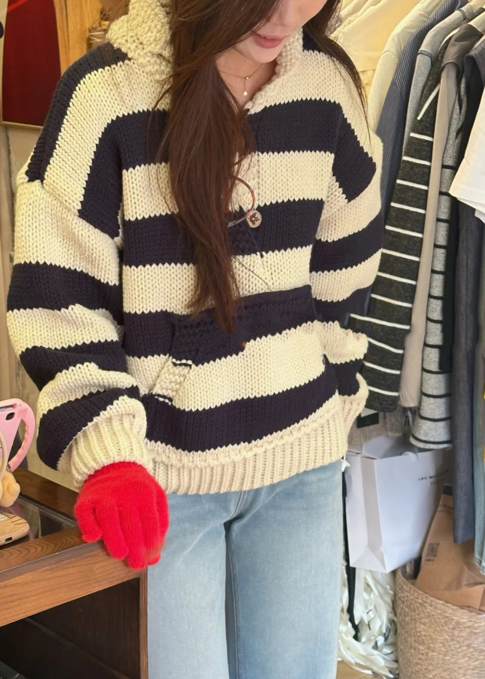 Well Tailored Sweater with a Graceful Silhouette