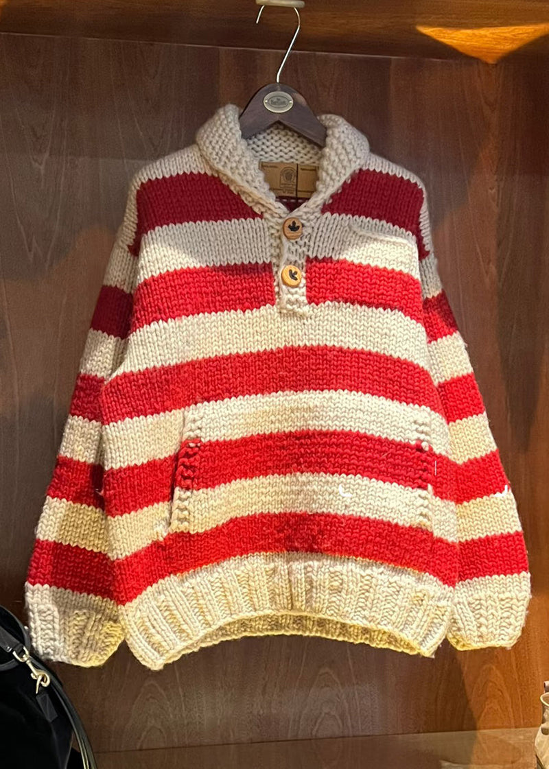 Well Tailored Sweater with a Graceful Silhouette