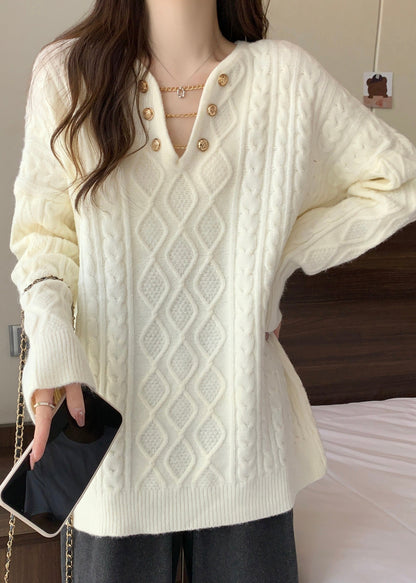 Well Tailored Sweater with a Graceful Silhouette