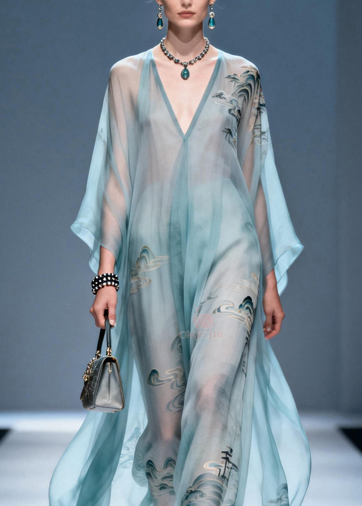 Beautifully Crafted Dress in a Classic Style