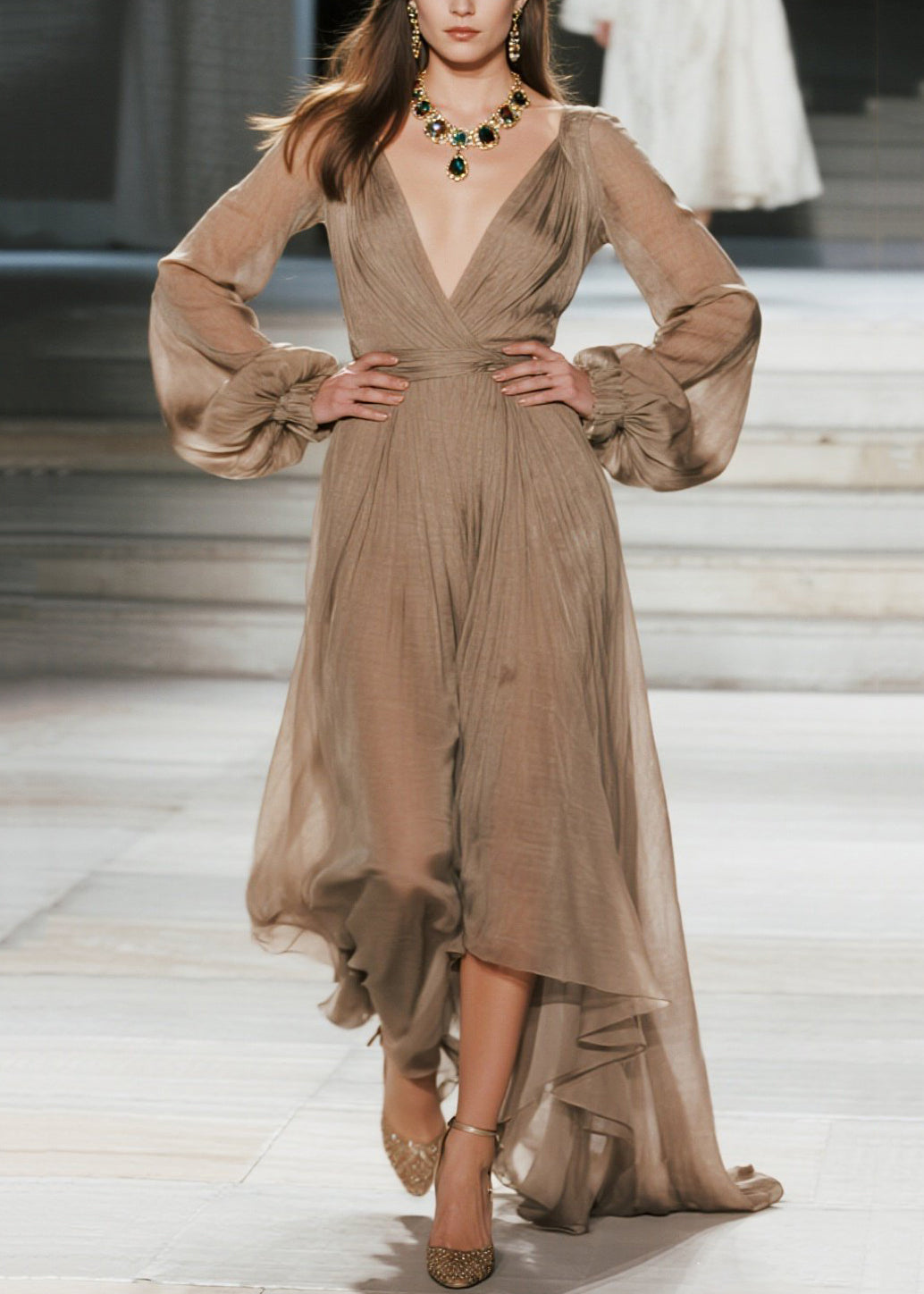 Effortlessly Elegant Dress with a Timeless Design