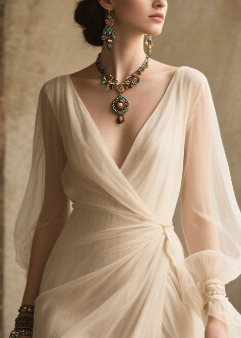 Effortlessly Elegant Dress with a Timeless Design