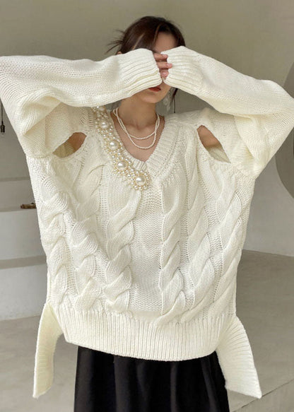 Well Tailored Sweater with a Graceful Silhouette