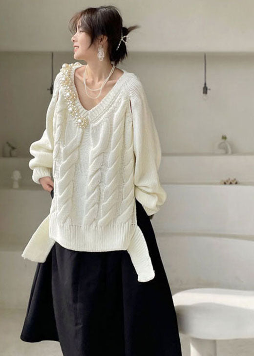 Well Tailored Sweater with a Graceful Silhouette