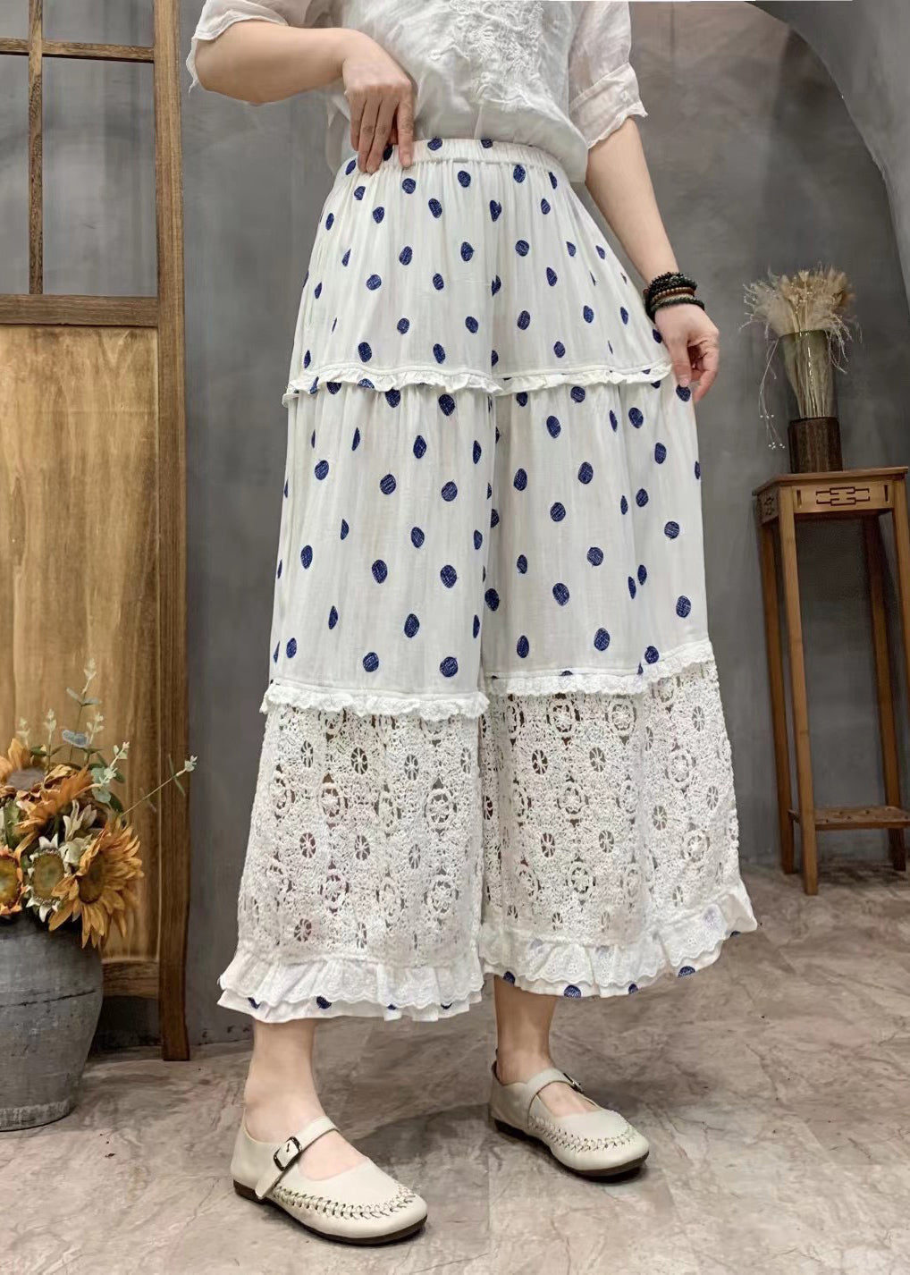 Well Tailored Pants with a Graceful Silhouette