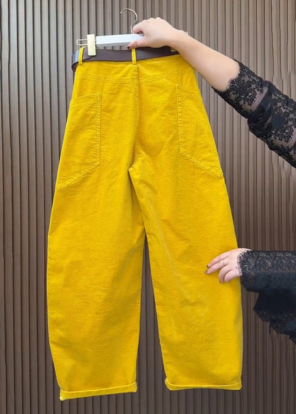 Effortlessly Elegant Pants with a Timeless Design