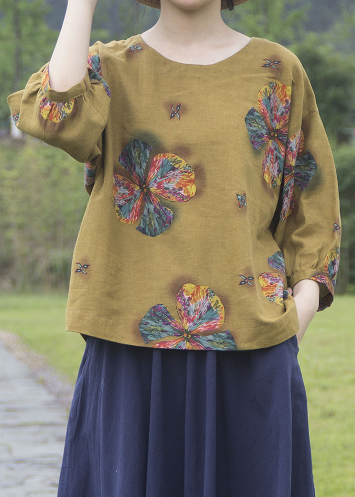 Effortlessly Elegant Top with a Timeless Design