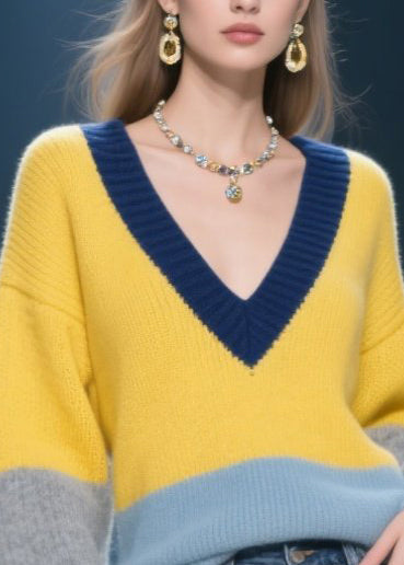 Well Tailored Pullover with a Graceful Silhouette