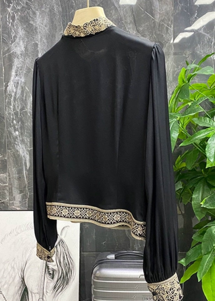 Classic Vintage Shirt with a Flattering Fit