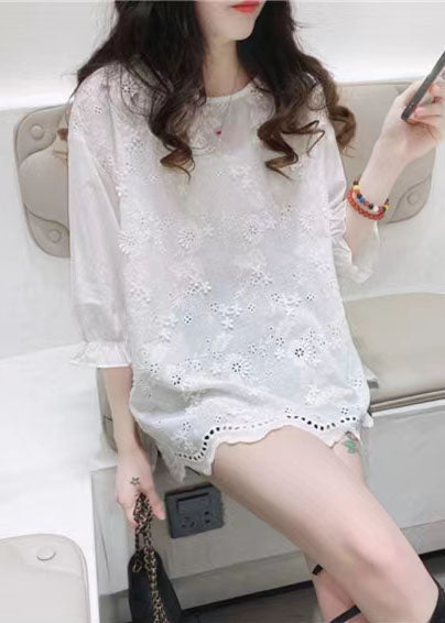 Classic Vintage Blouse with a Flattering Fit