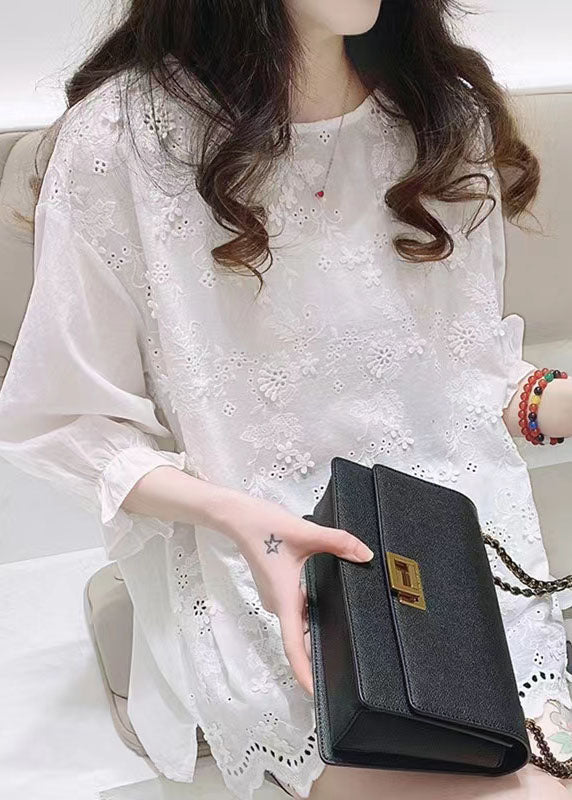 Classic Vintage Blouse with a Flattering Fit
