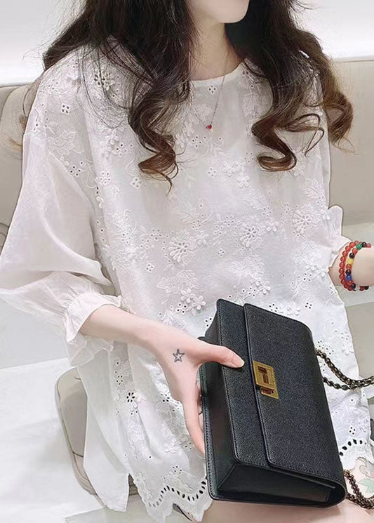 Classic Vintage Blouse with a Flattering Fit