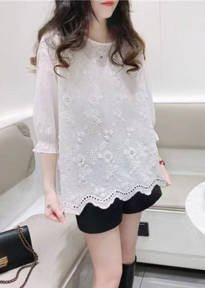 Classic Vintage Blouse with a Flattering Fit