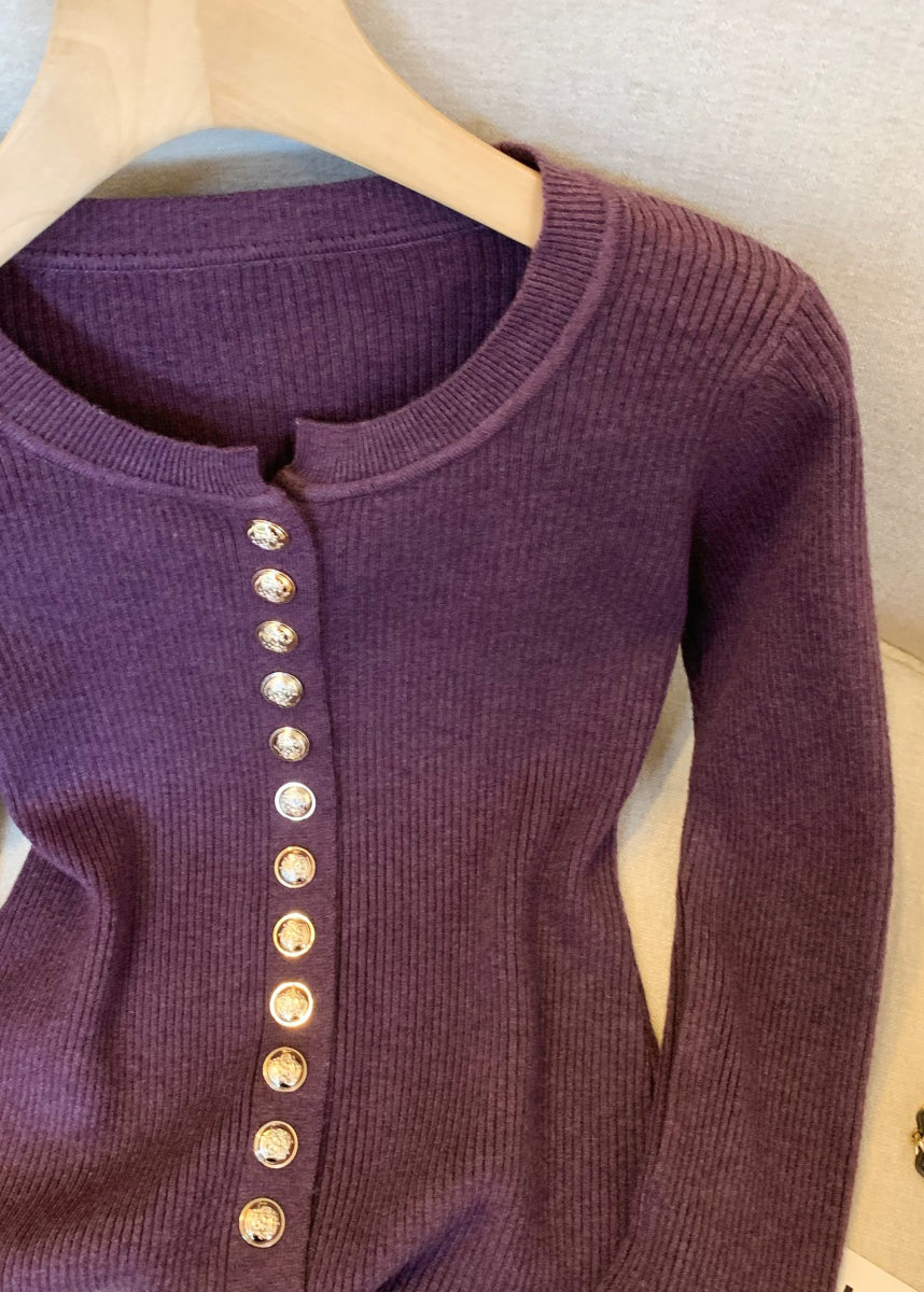 Classic Vintage Sweater with a Flattering Fit
