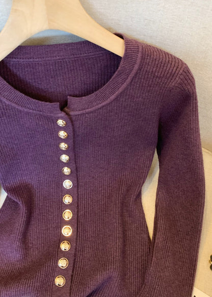 Classic Vintage Sweater with a Flattering Fit