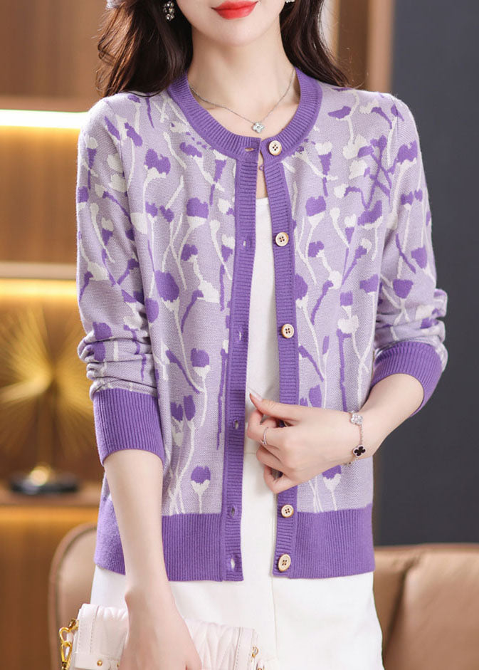 Well Tailored Cardigan with a Graceful Silhouette