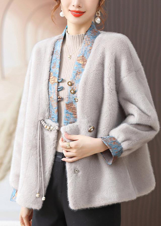Gracefully Styled Coat for Any Occasion