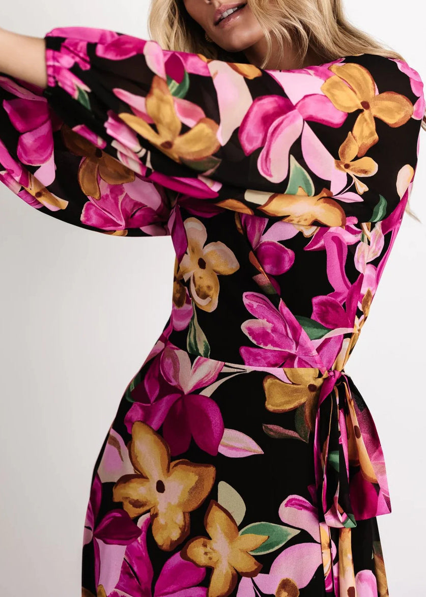 Classic Vintage Dress with a Flattering Fit