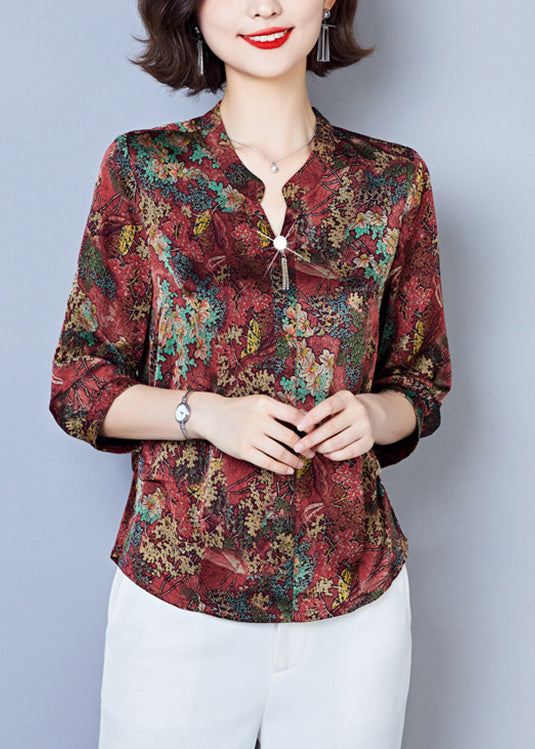 Well Tailored Top with a Graceful Silhouette