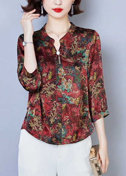 Well Tailored Top with a Graceful Silhouette